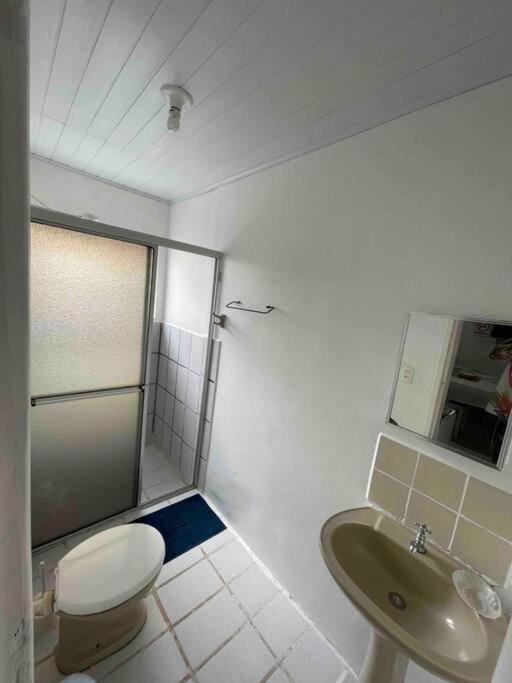 Linda Kitnet A 250m Da De Canasvieiras Apartamento *
