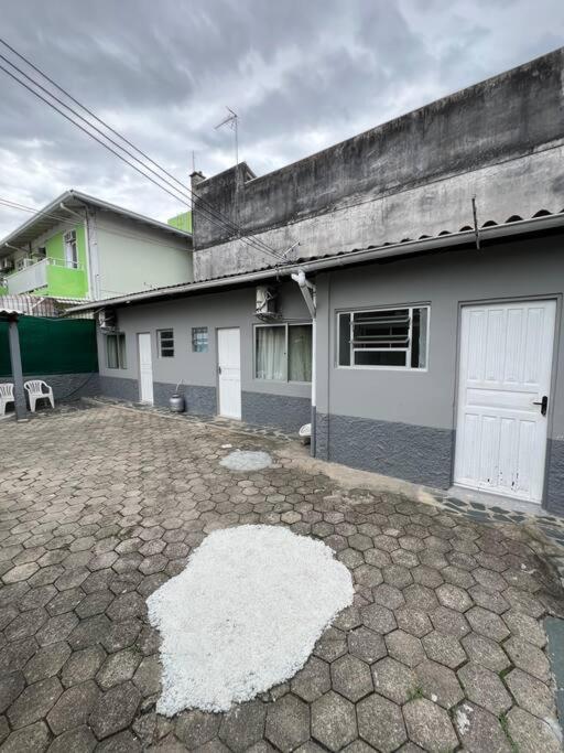 Linda Kitnet A 250m Da De Canasvieiras Florianópolis