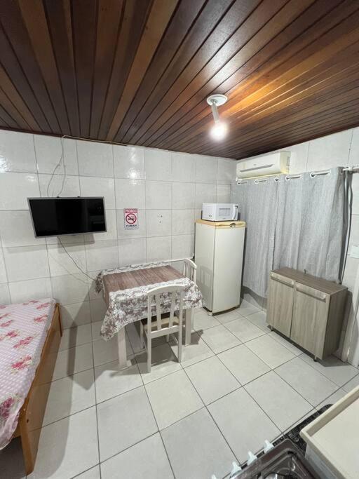 Linda Kitnet A 250m Da De Canasvieiras Apartamento Florianópolis